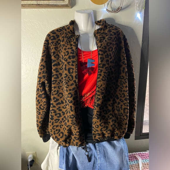 NWT KORAL MONTANA SHERPA FAUX FUR BOMBER JACKET CHEETAH BLACK AND BROWN - Picture 5 of 15